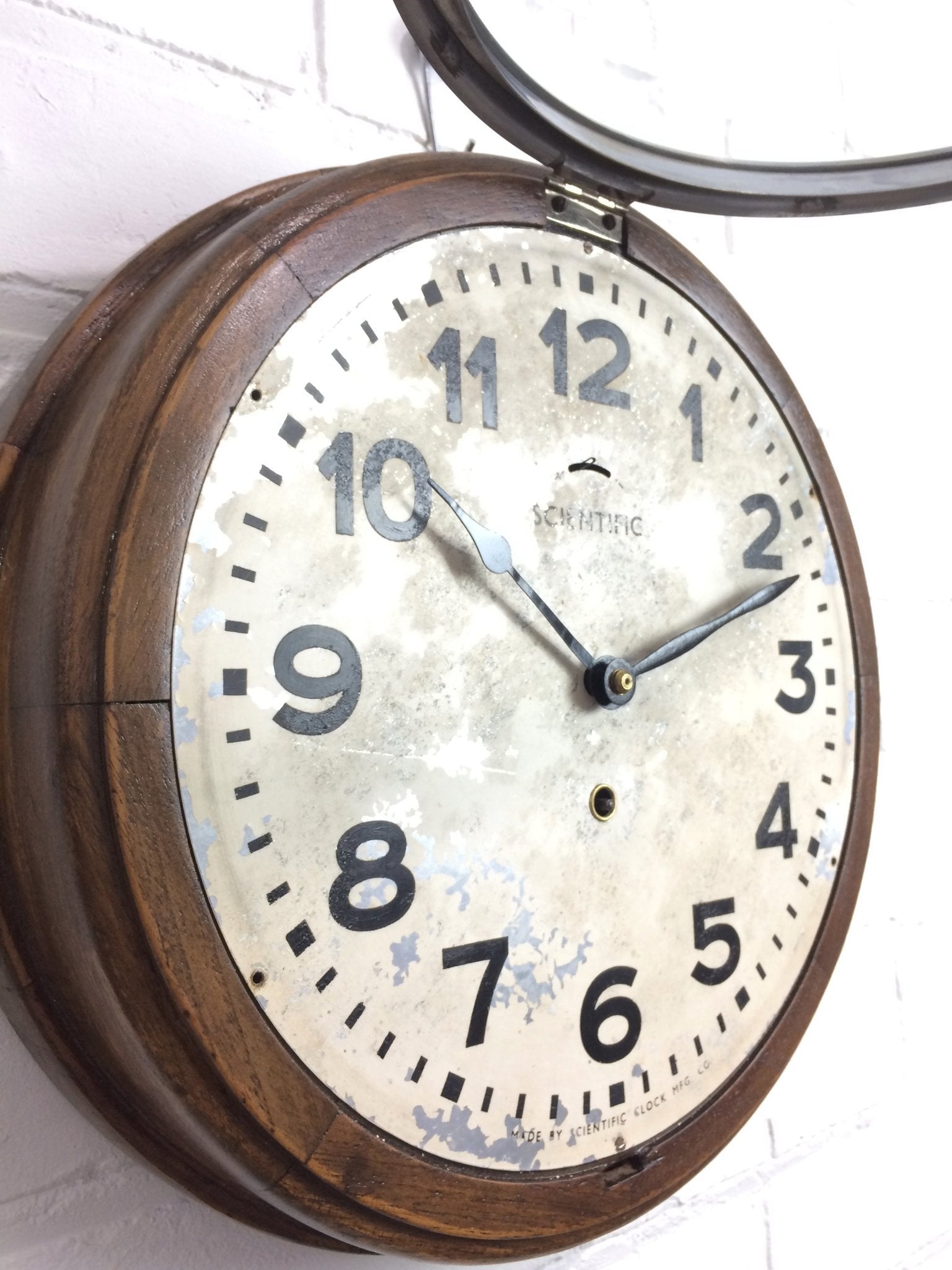 Antique Vintage Clocks & Décor | eXibit collection