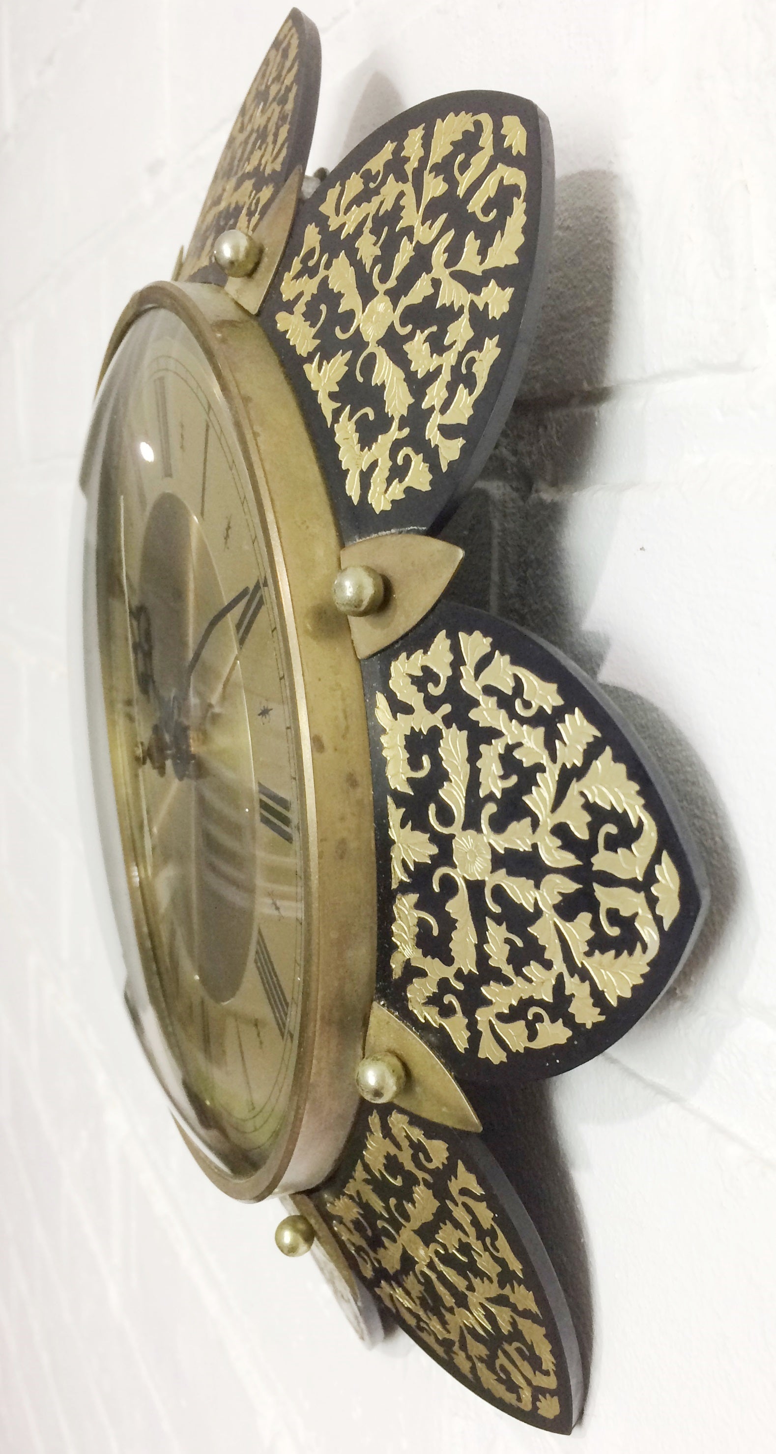 Antique Vintage Clocks & Décor | eXibit collection