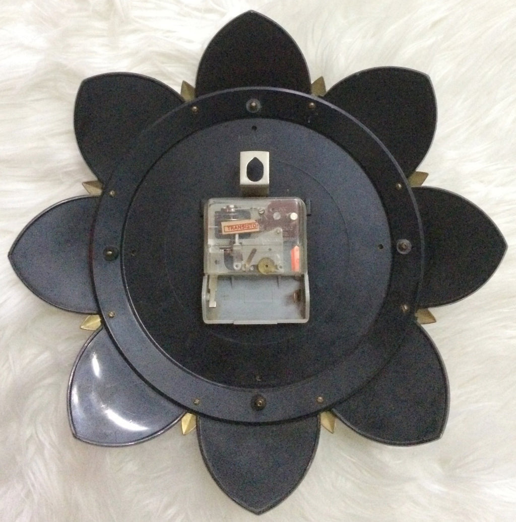 Antique Vintage Clocks & Décor | eXibit collection