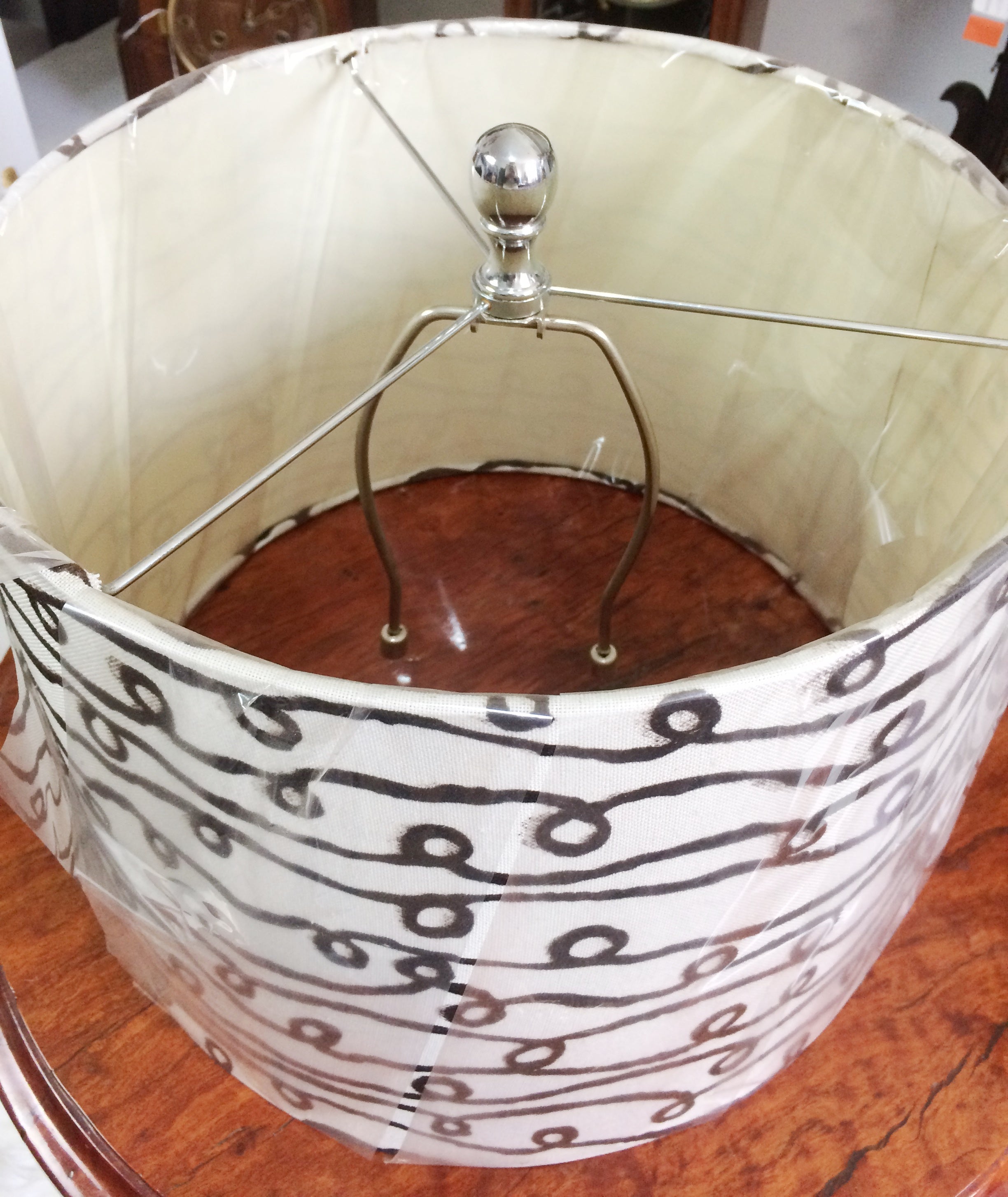 Modern Gloss Black Table Lamp | eXibit collection