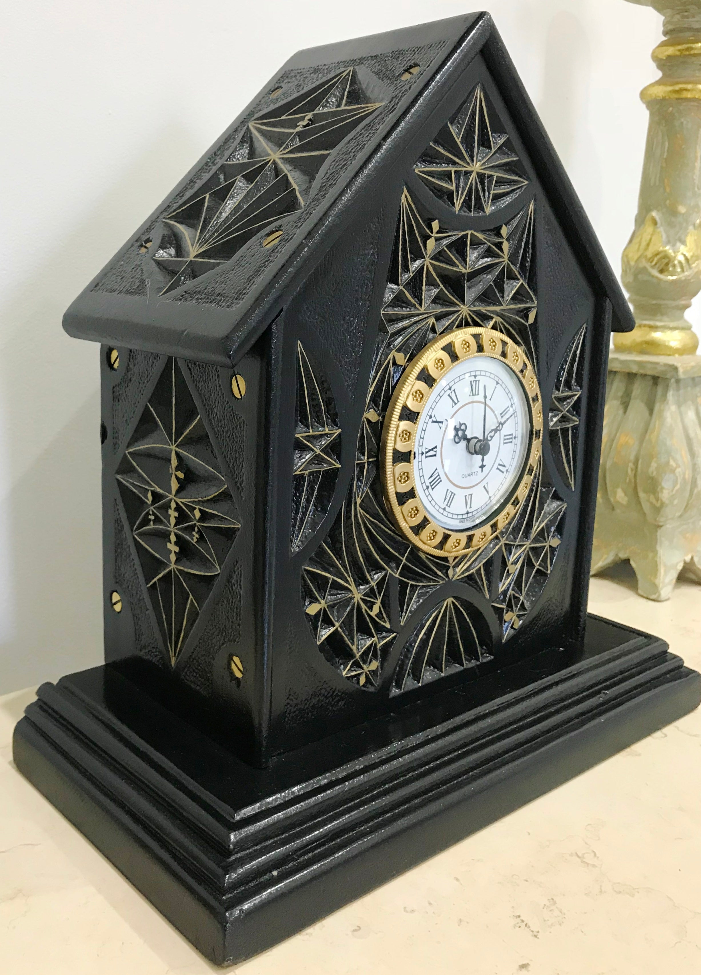 Antique Quartz Mantel Clock | eXibit collection