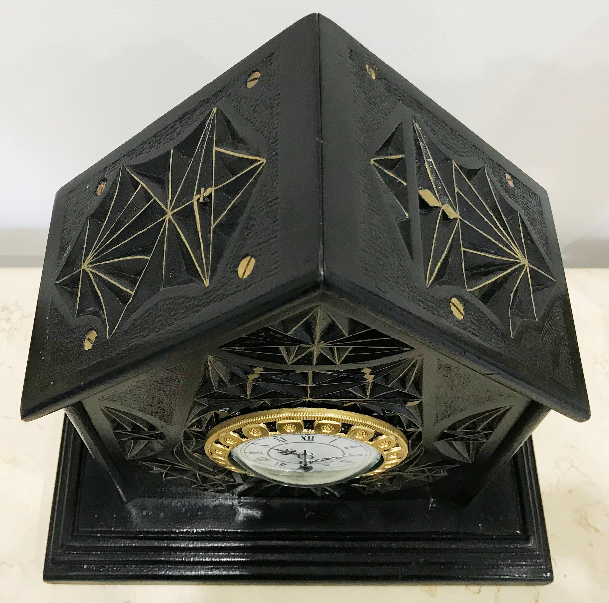 Antique Quartz Mantel Clock | eXibit collection