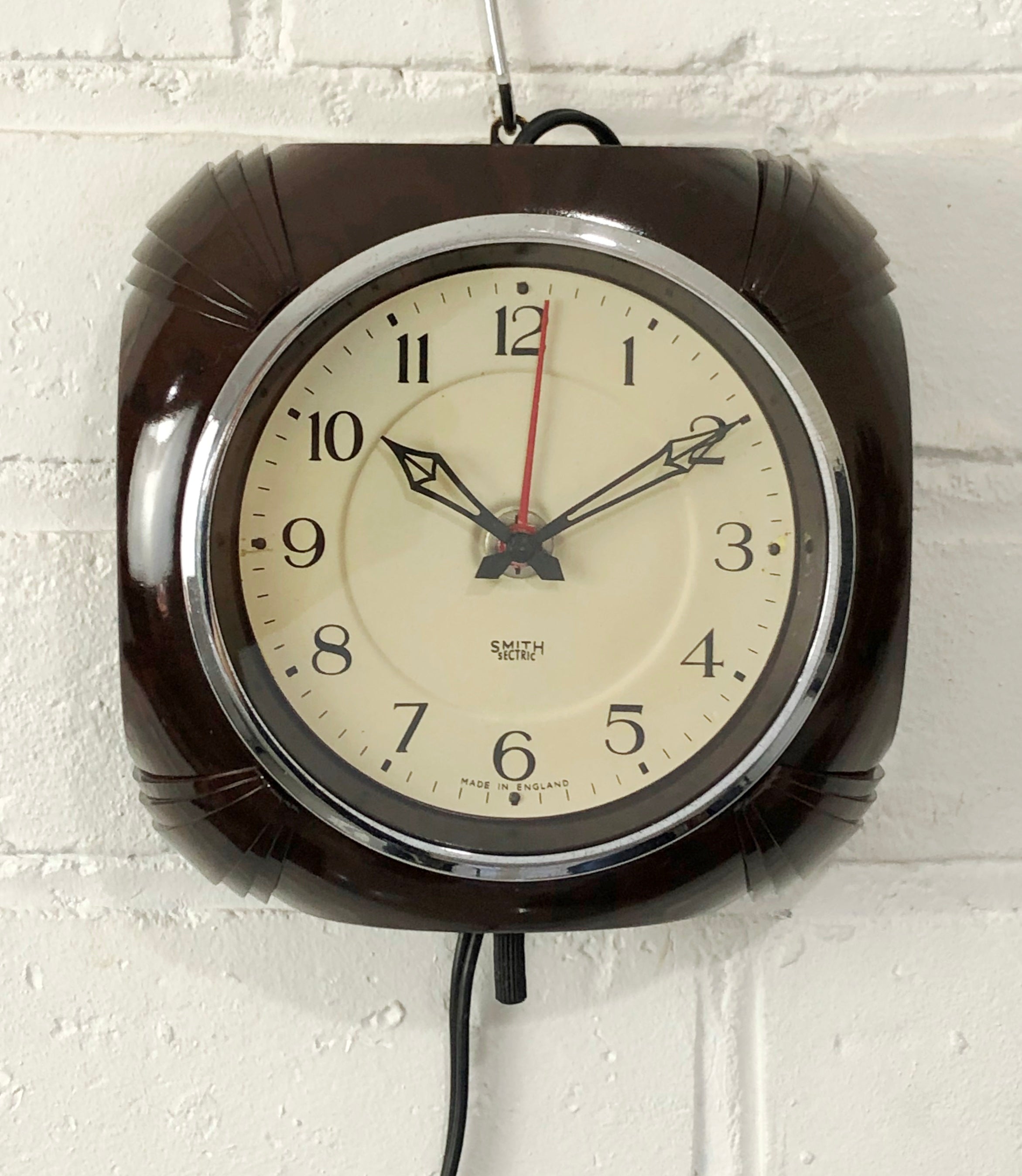 Vintage SMITHS Bakelite Electric Wall Clock | eXibit collection