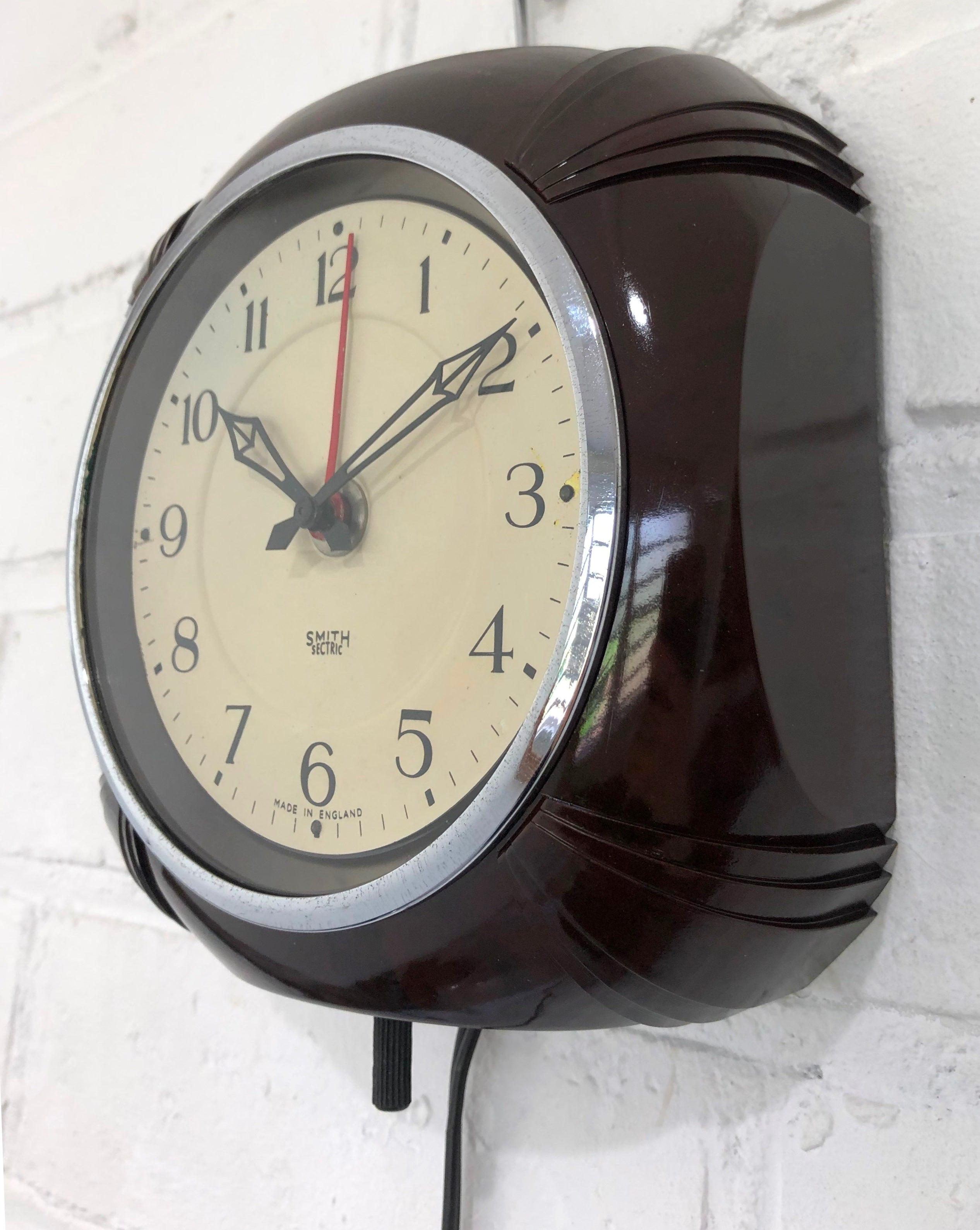 Vintage SMITHS Bakelite Electric Wall Clock | eXibit collection