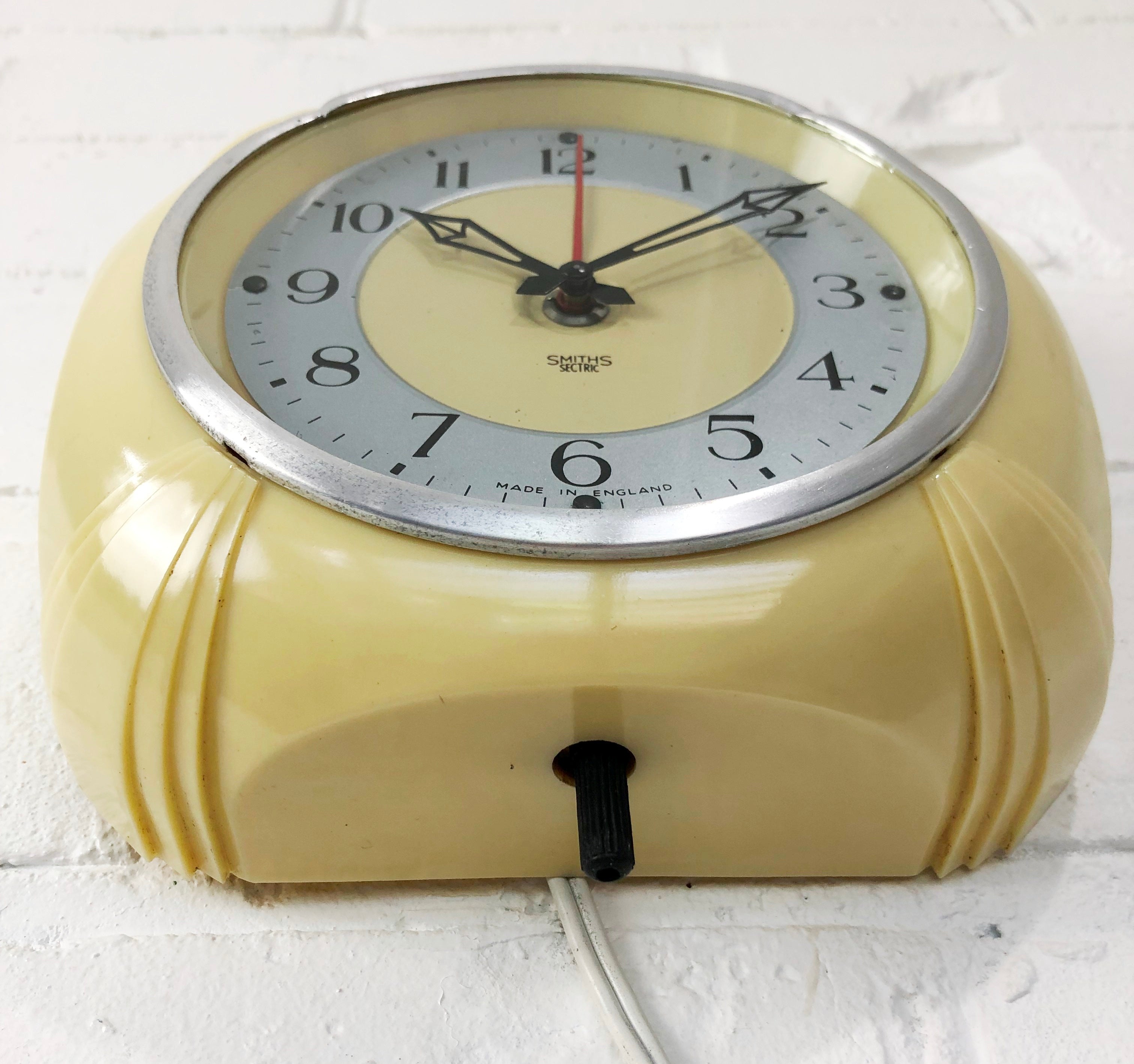 Vintage SMITHS Bakelite Electric Wall Clock | eXibit collection