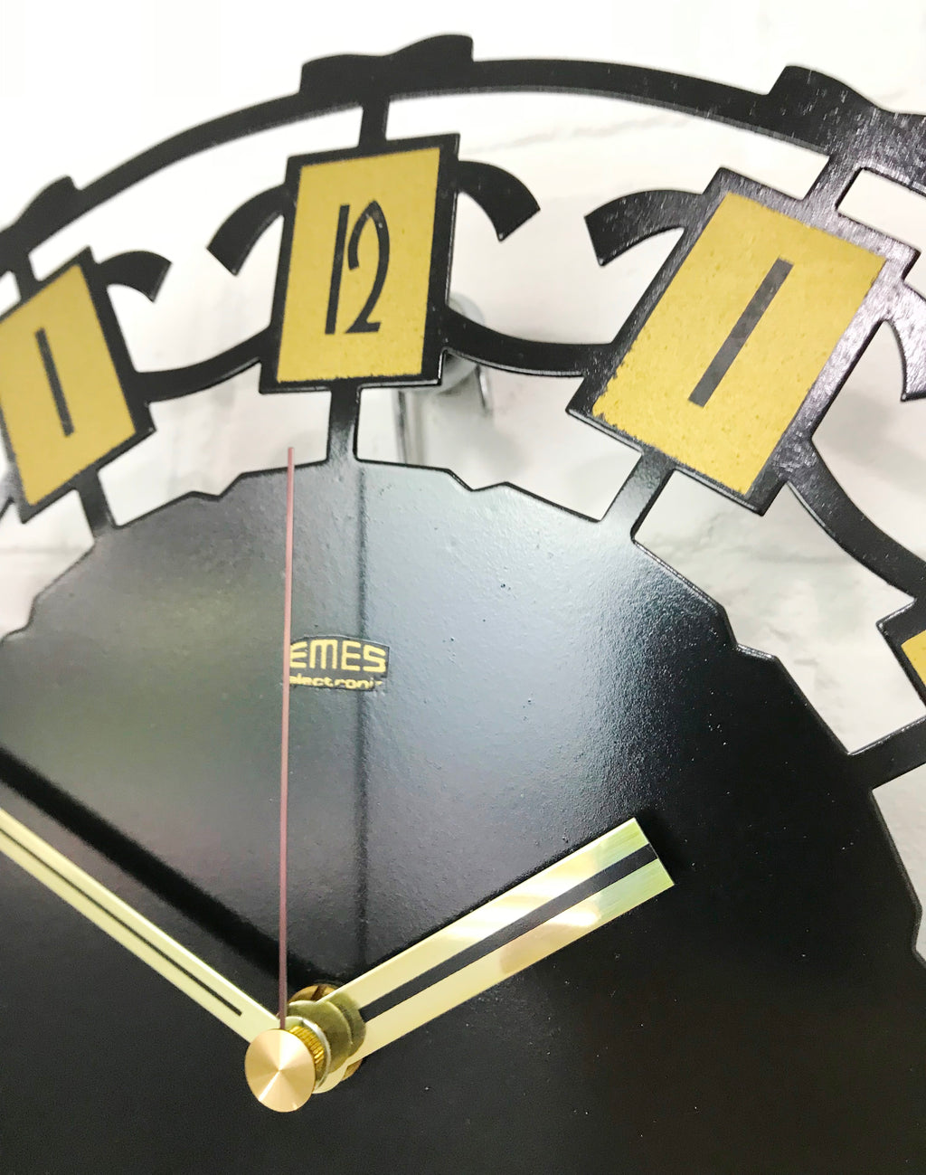 Vintage Starburst Quartz Wall Clock | eXibit collection