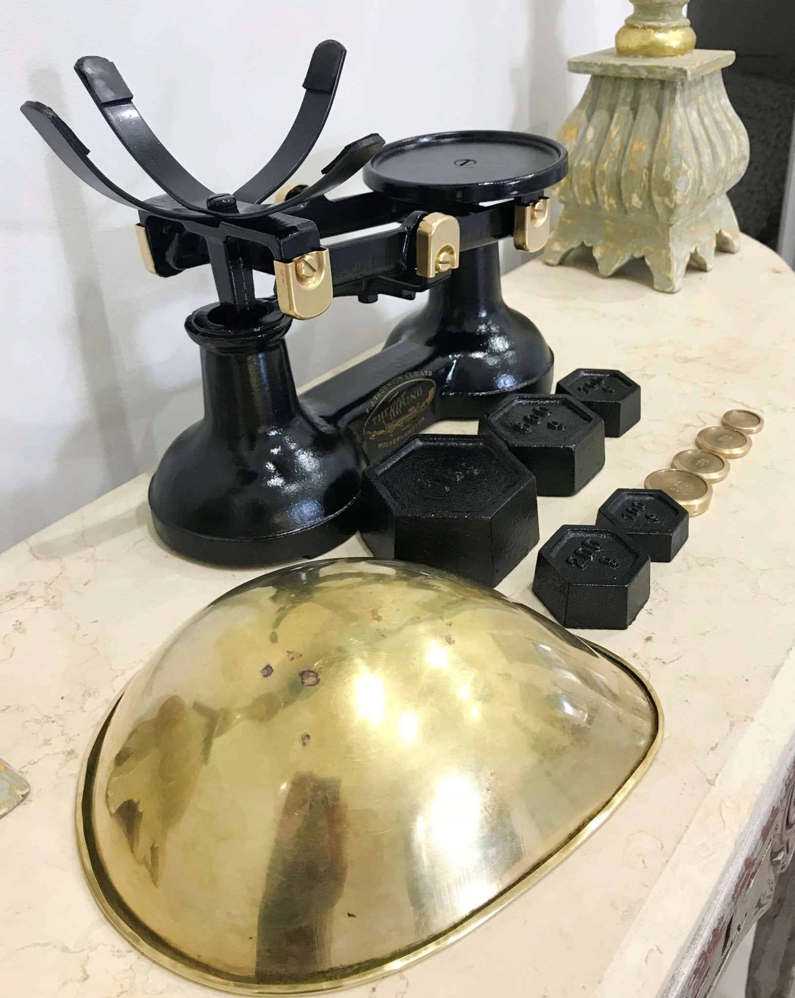 Vintage Cast Iron Kitchen Scale | eXibit collection