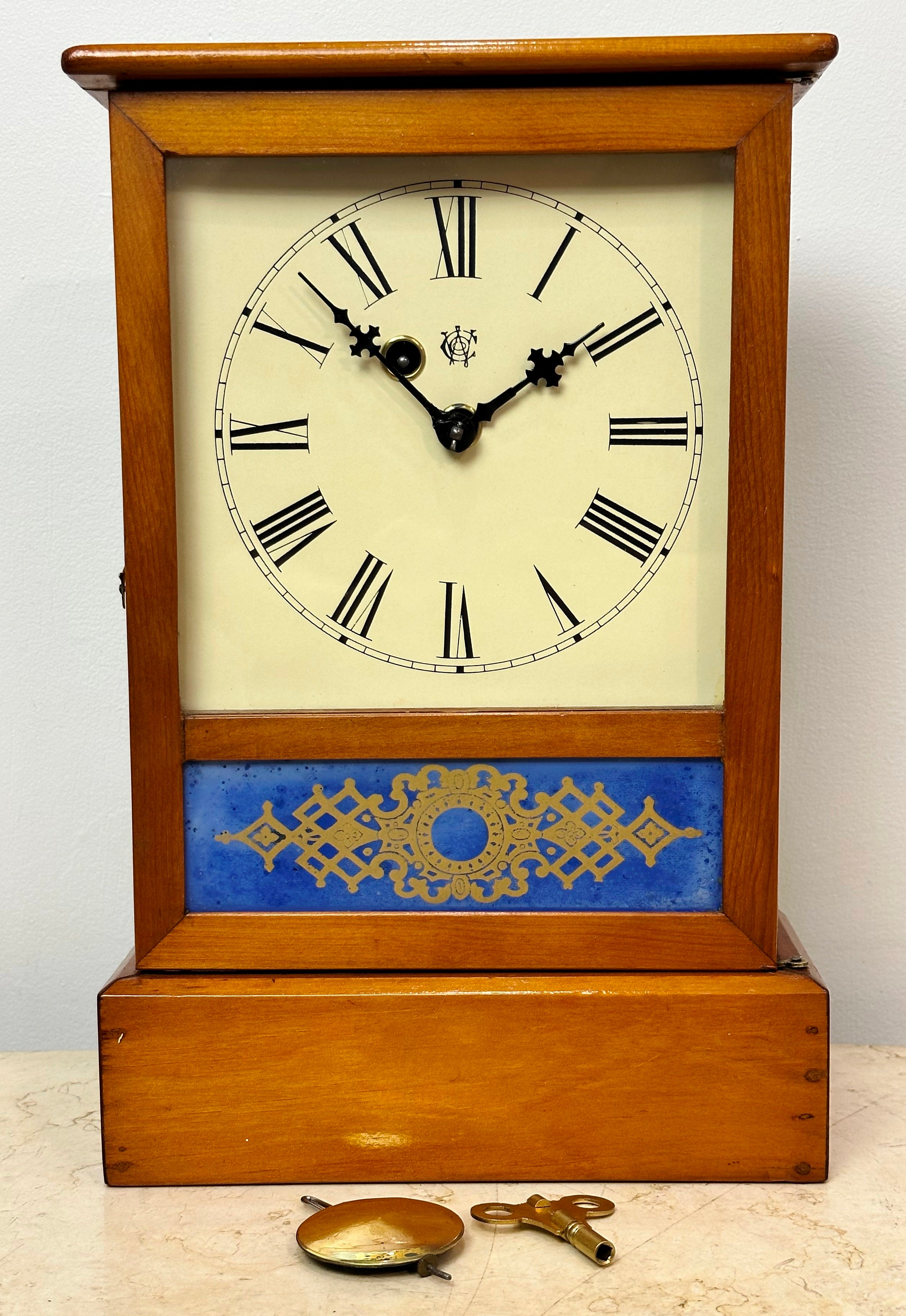 Antique Waterbury Pendulum Mantel Clock | eXibit collection