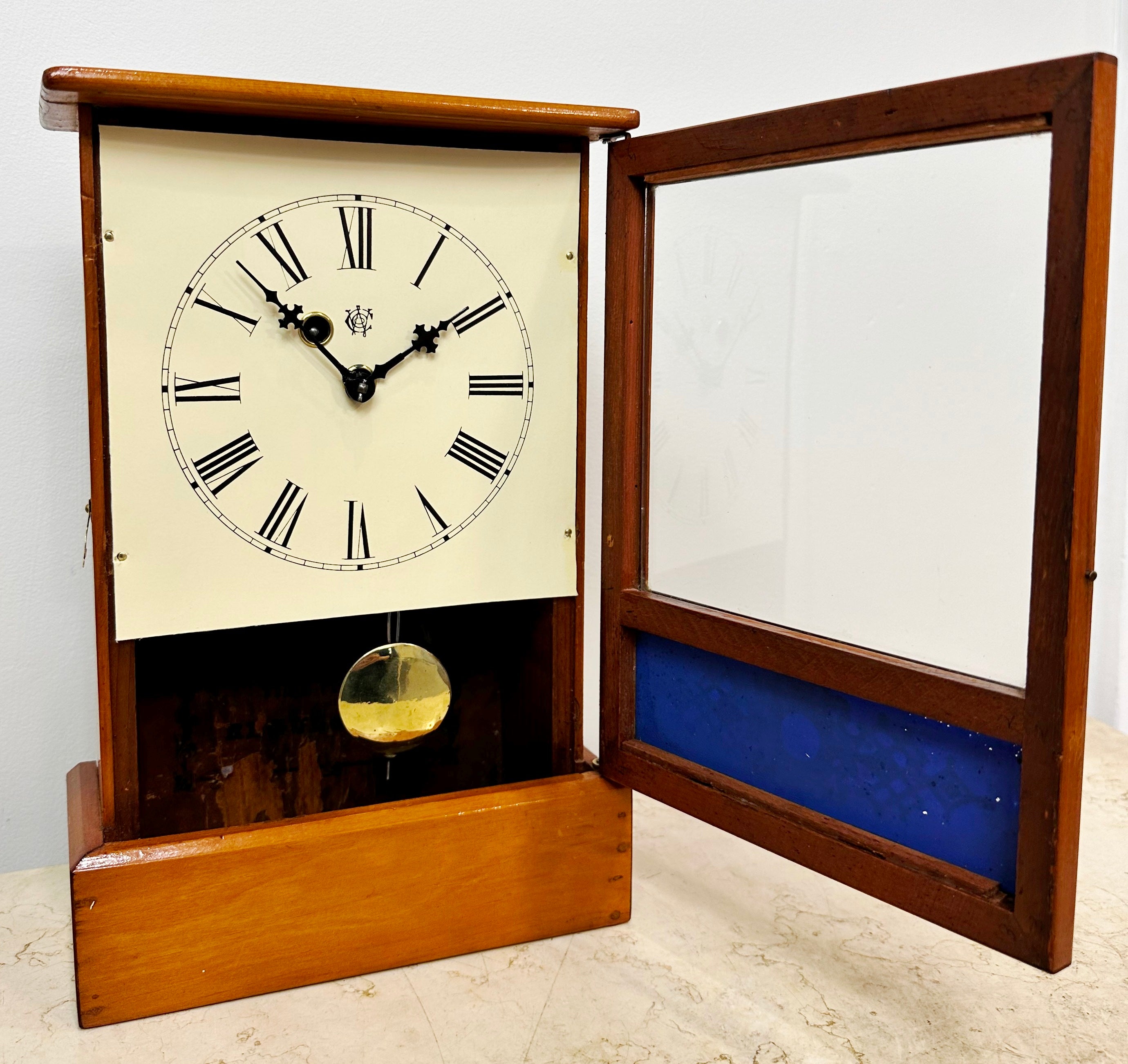 Antique Waterbury Pendulum Mantel Clock | eXibit collection