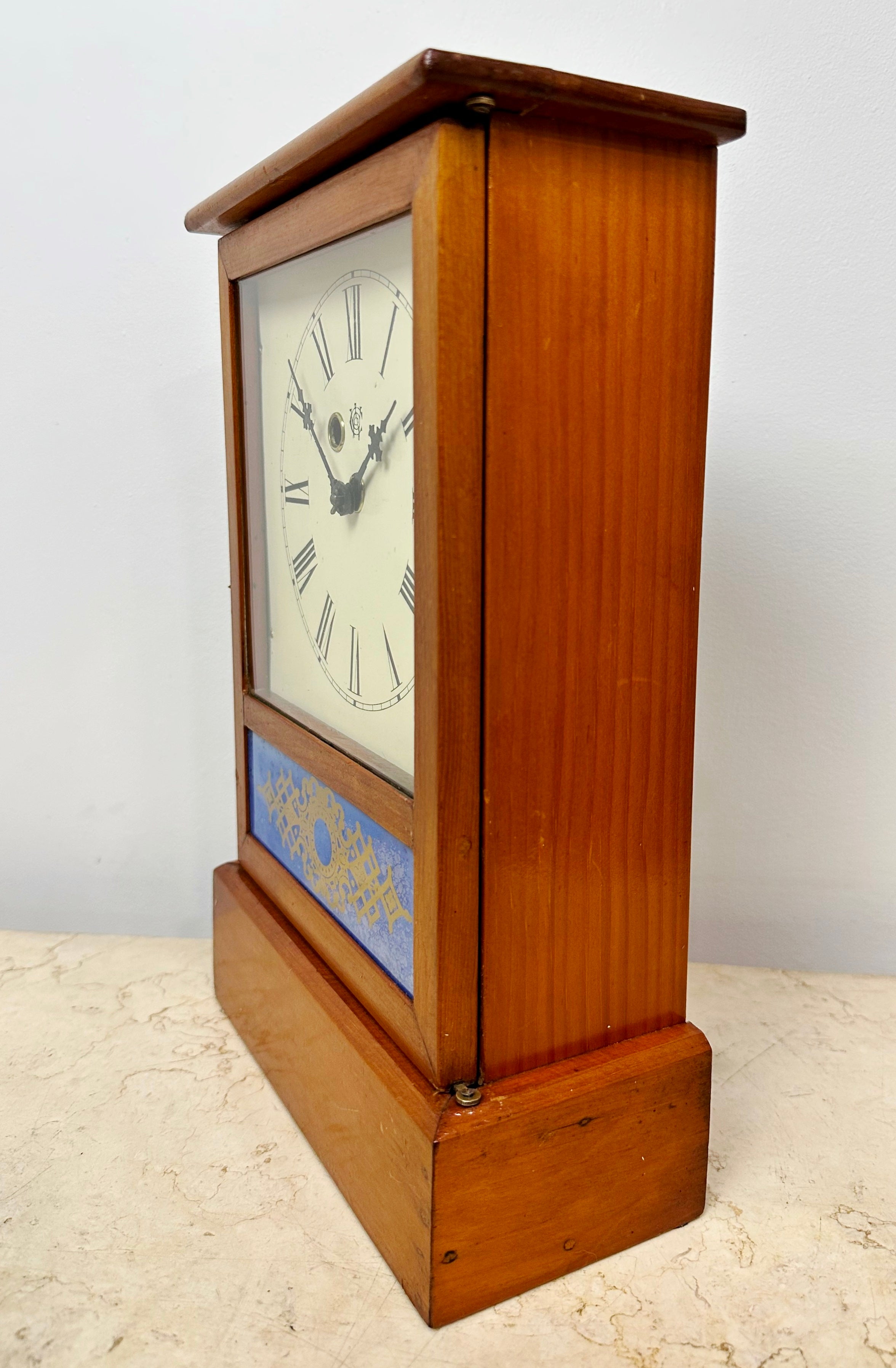 Antique Waterbury Pendulum Mantel Clock | eXibit collection