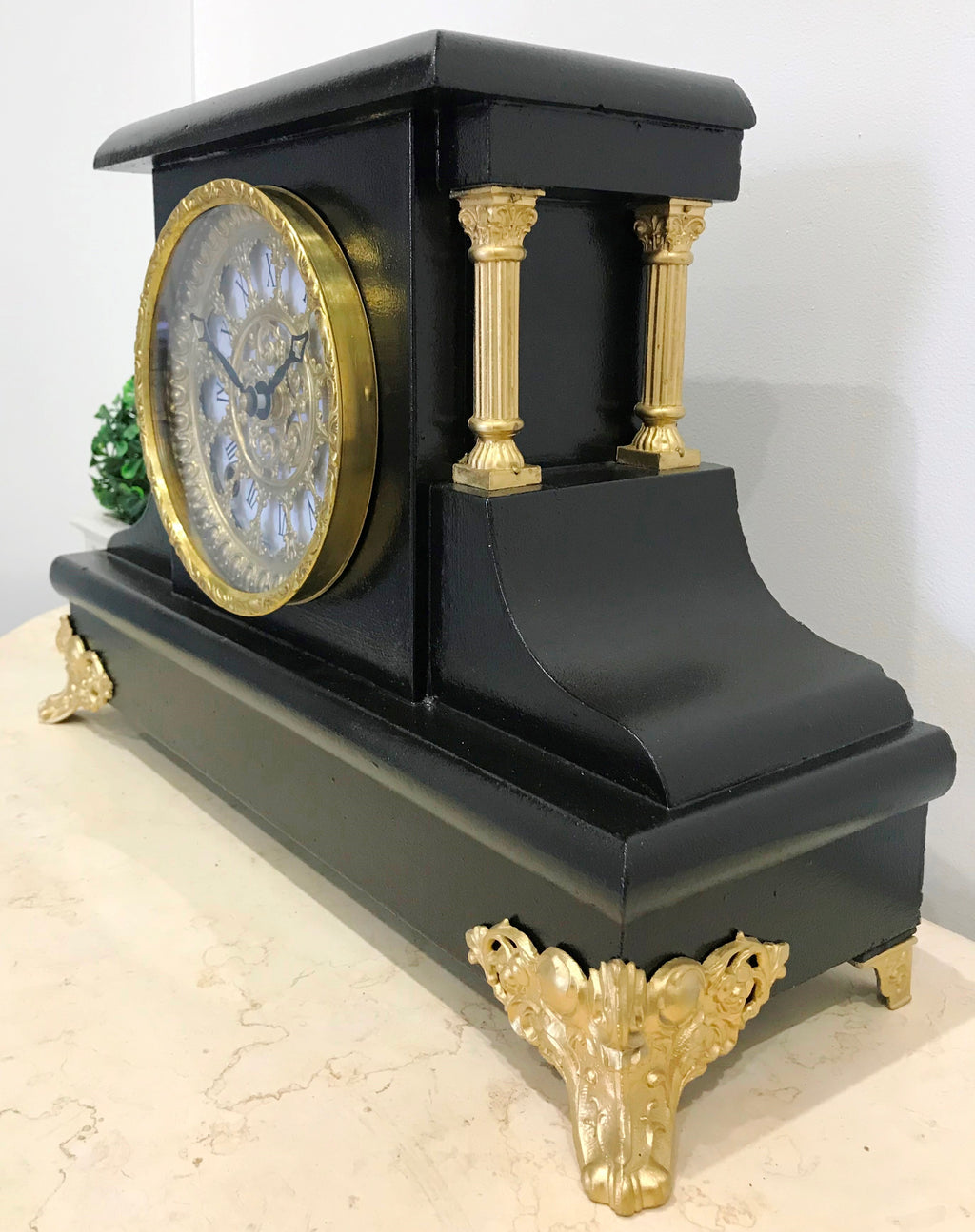 Antique Quartz Mantel Clock | eXibit collection