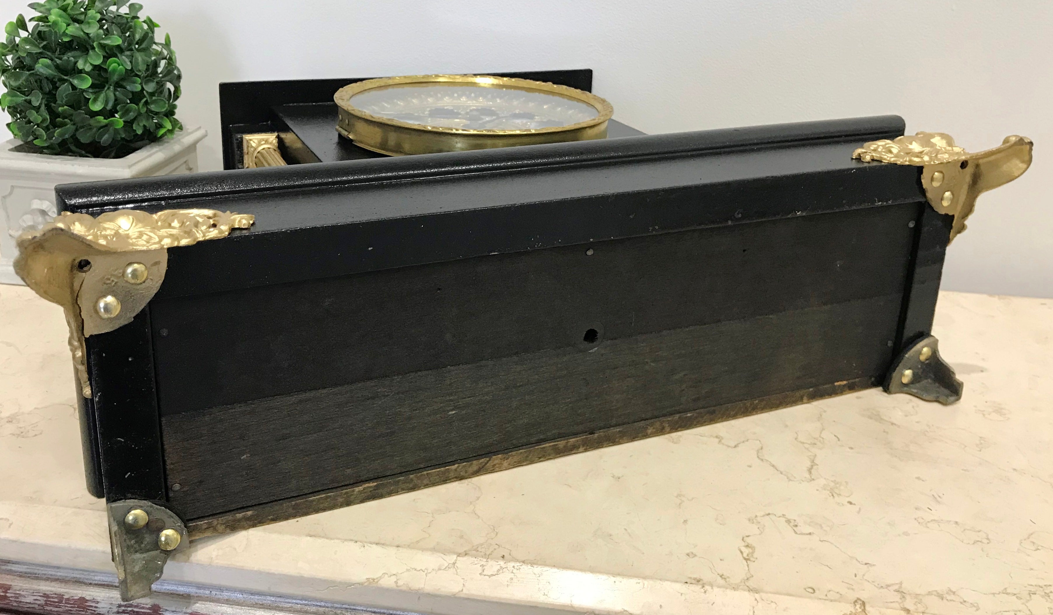 Antique Quartz Mantel Clock | eXibit collection