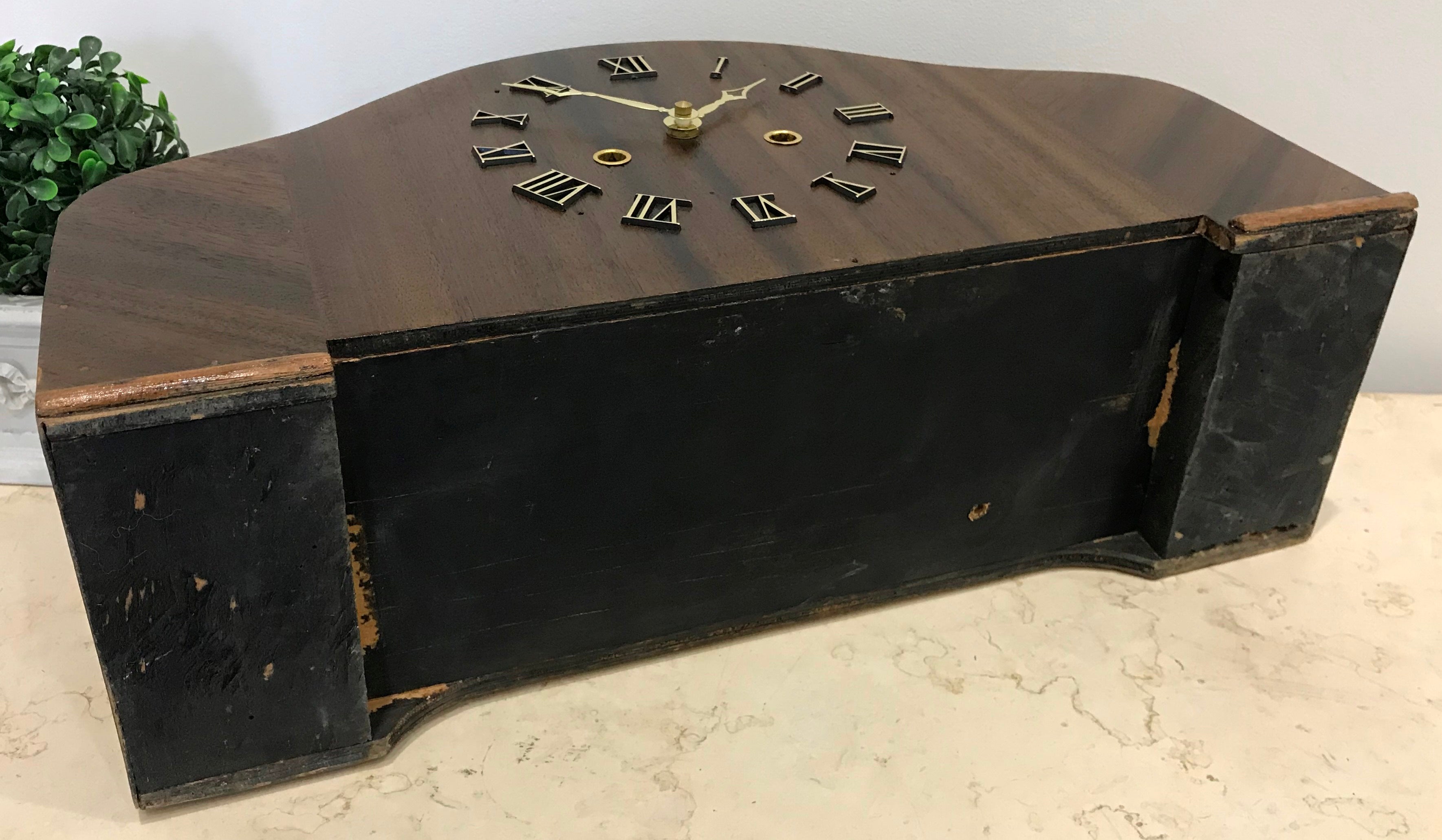 Restored Original Vintage Mantel Clock | eXibit collection