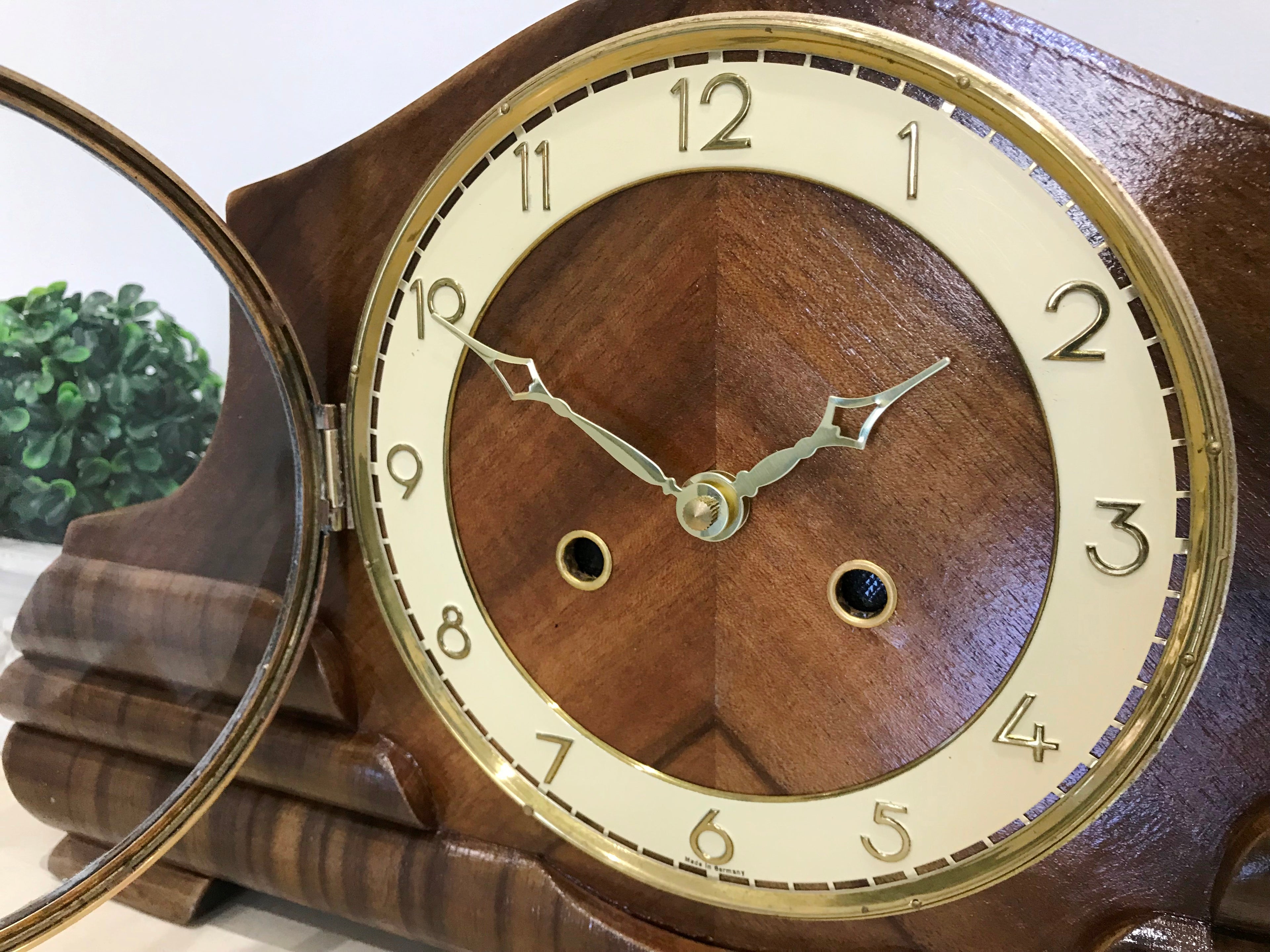 Restored Original Vintage Mantel Clock | eXibit collection