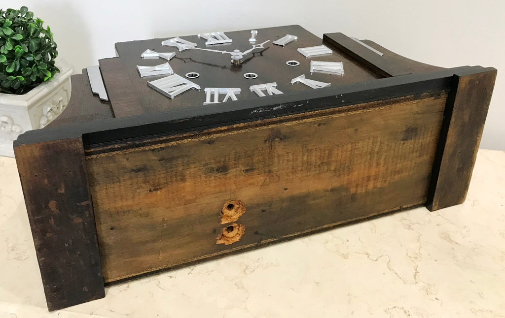 Vintage Battery Clock | eXibit collection