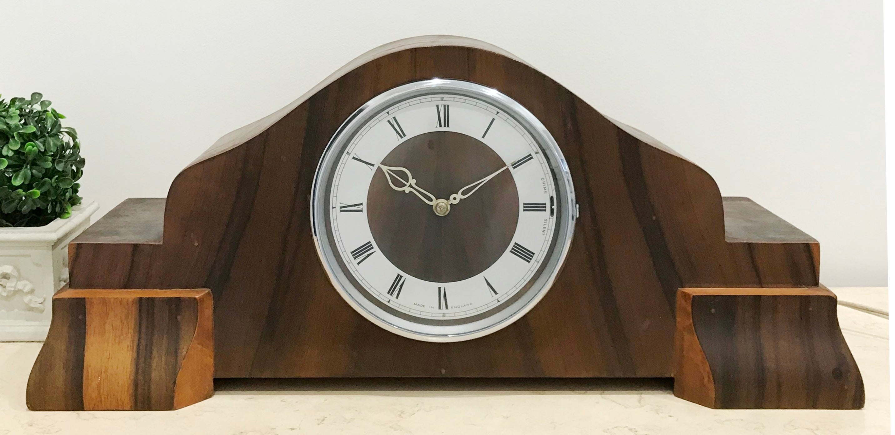 Vintage Electric Mantel Clock | eXibit collection