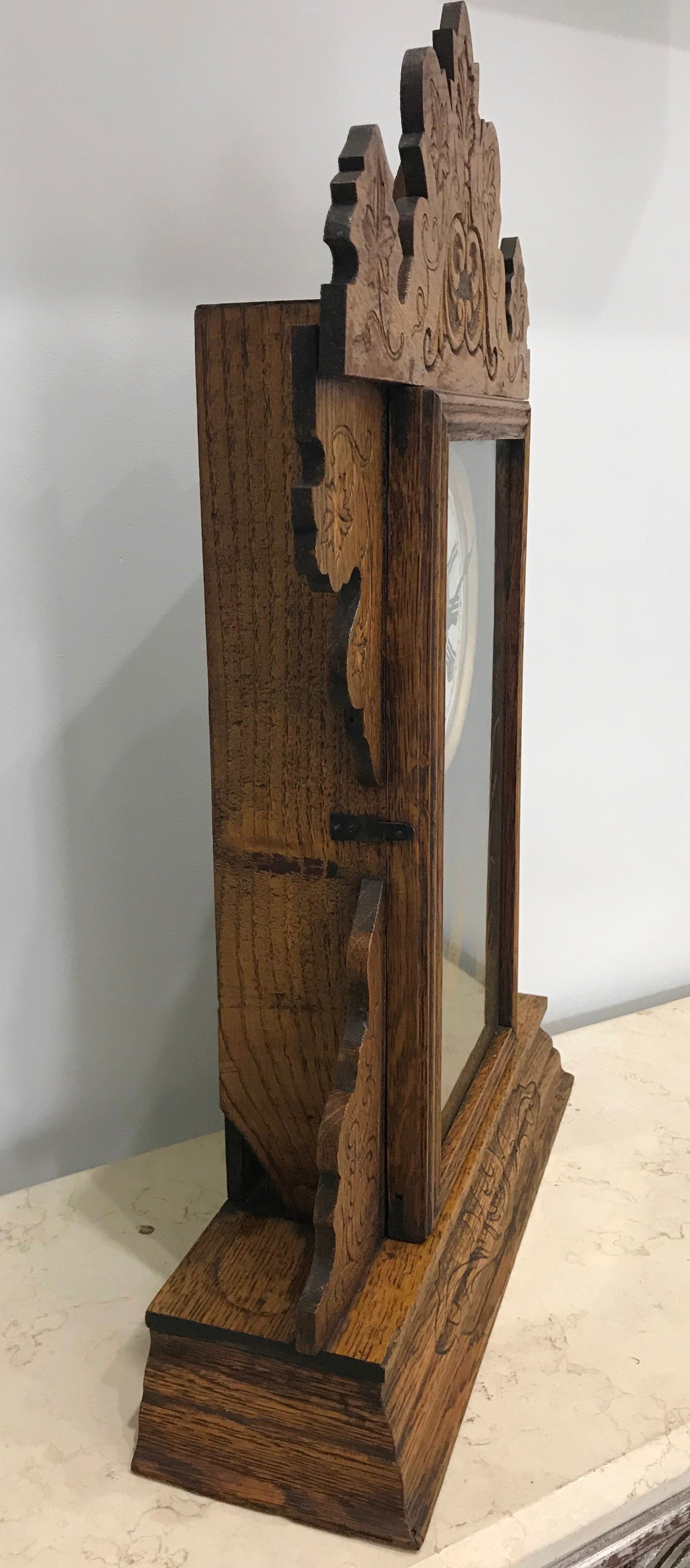 Antique Sessions Cottage Mantel Clock | eXibit collection