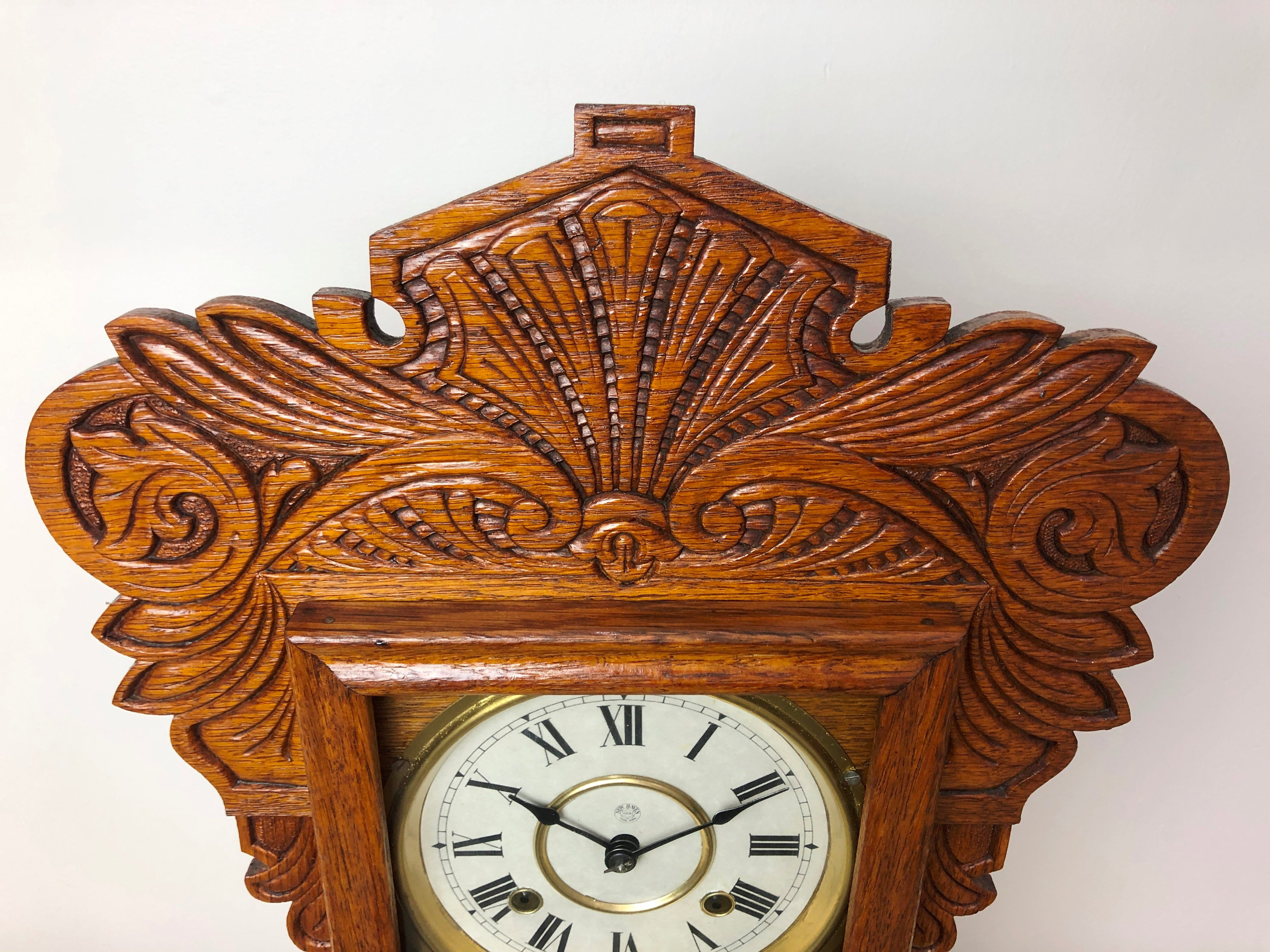 Antique NEW HAVEN Cottage Mantel Clock | eXibit collection