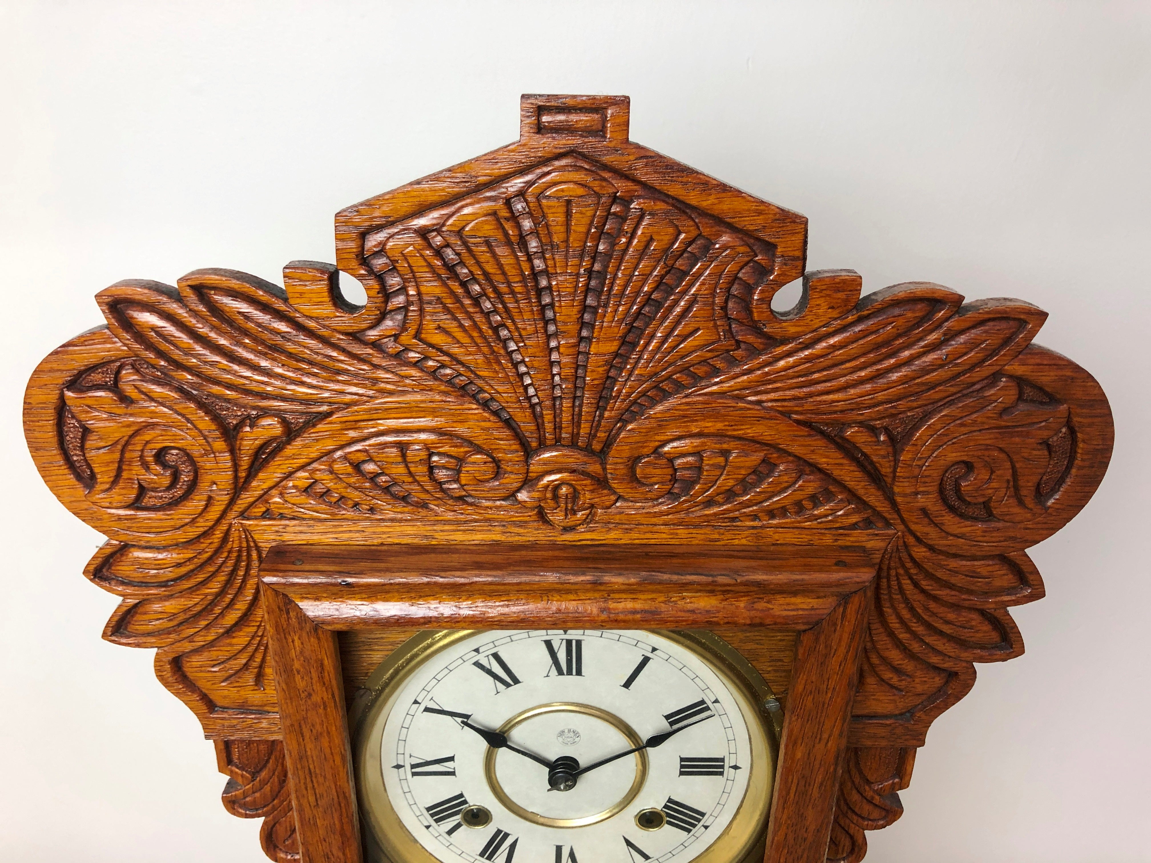 Antique NEW HAVEN Cottage Mantel Clock | eXibit collection