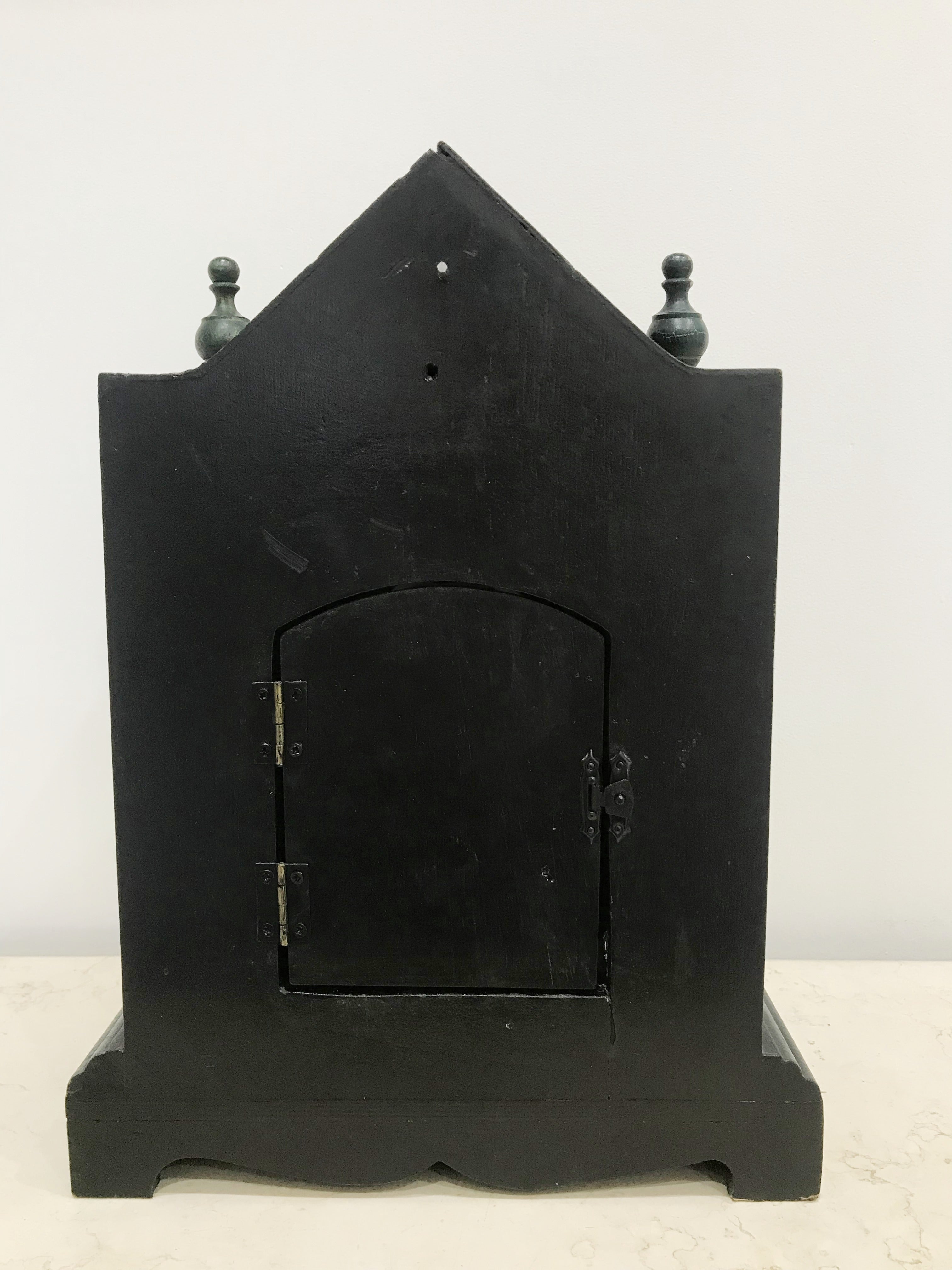 Gothic Clock  {quartz}