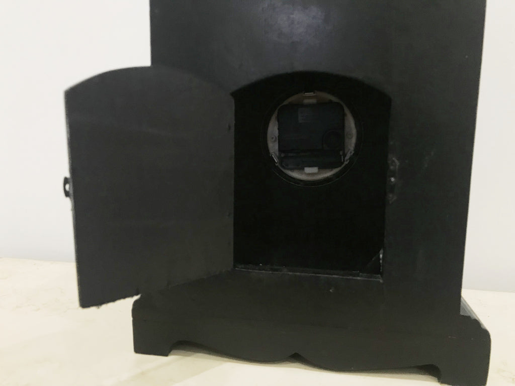 Gothic Clock  {quartz}