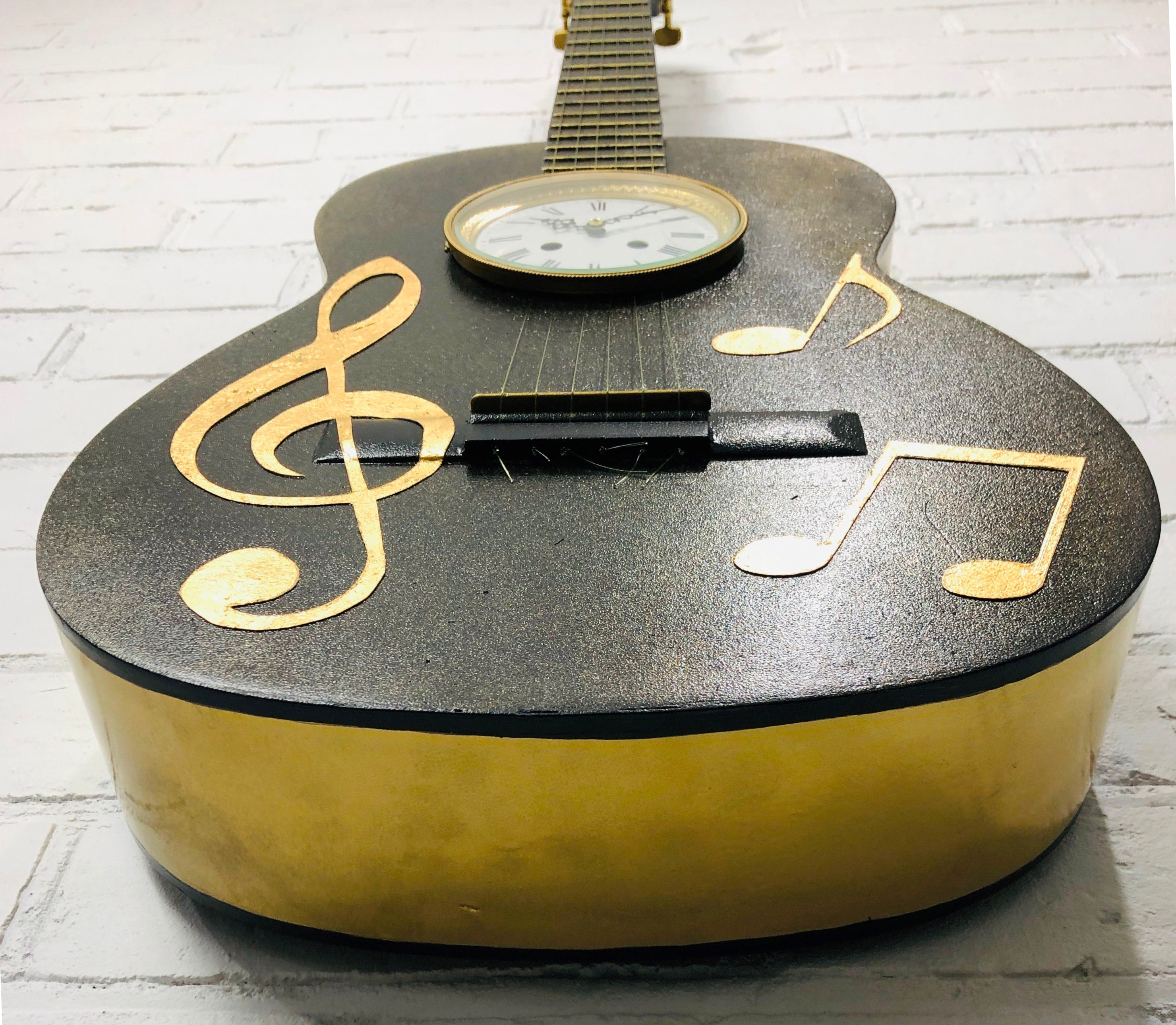 Original Suzuki Guitar Quartz Wall Clock | Adelaide Clocks